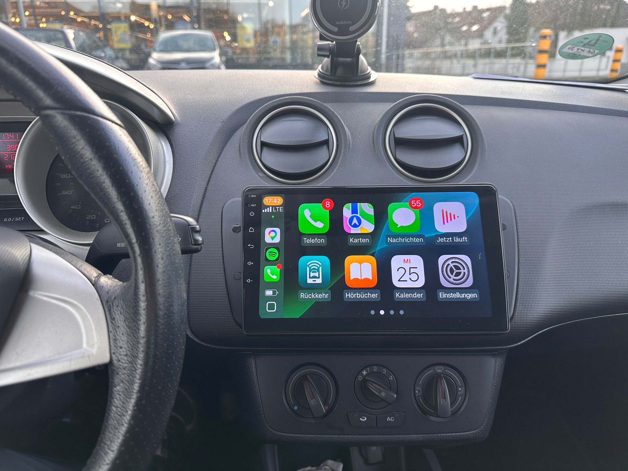 CarPlay Seat Ibiza 6J 2009 Umbau Nachher 1