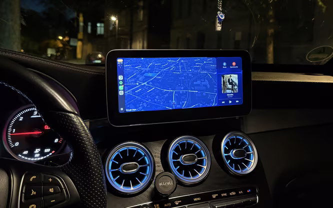 CarPlay Einbau inkl. Rückfahrkamera in Mercedes GLC 250D 4Mativ 2018