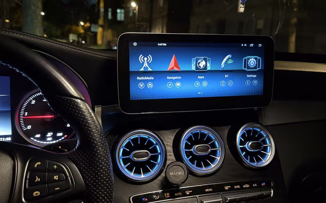 CarPlay Einbau inkl. Rückfahrkamera in Mercedes GLC 250D 4Mativ 2018