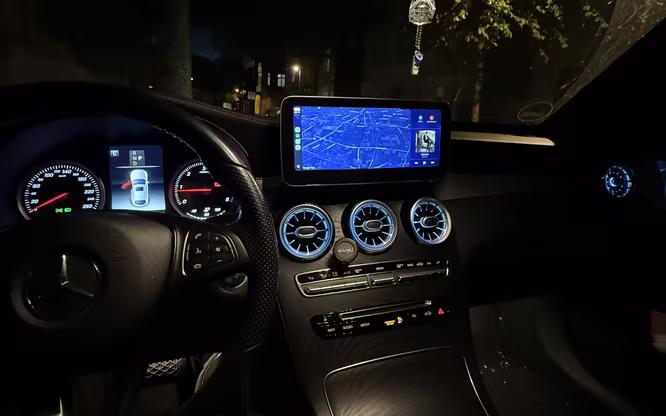 CarPlay Einbau inkl. Rückfahrkamera in Mercedes GLC 250D 4Mativ 2018