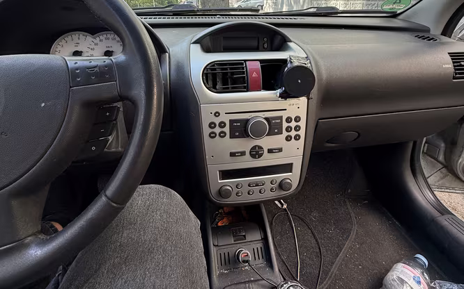CarPlay Einbau in Opel Corsa C 2005