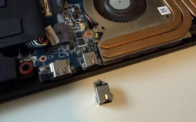 Ladeanschluss Reparatur MSI Gaming Notebook