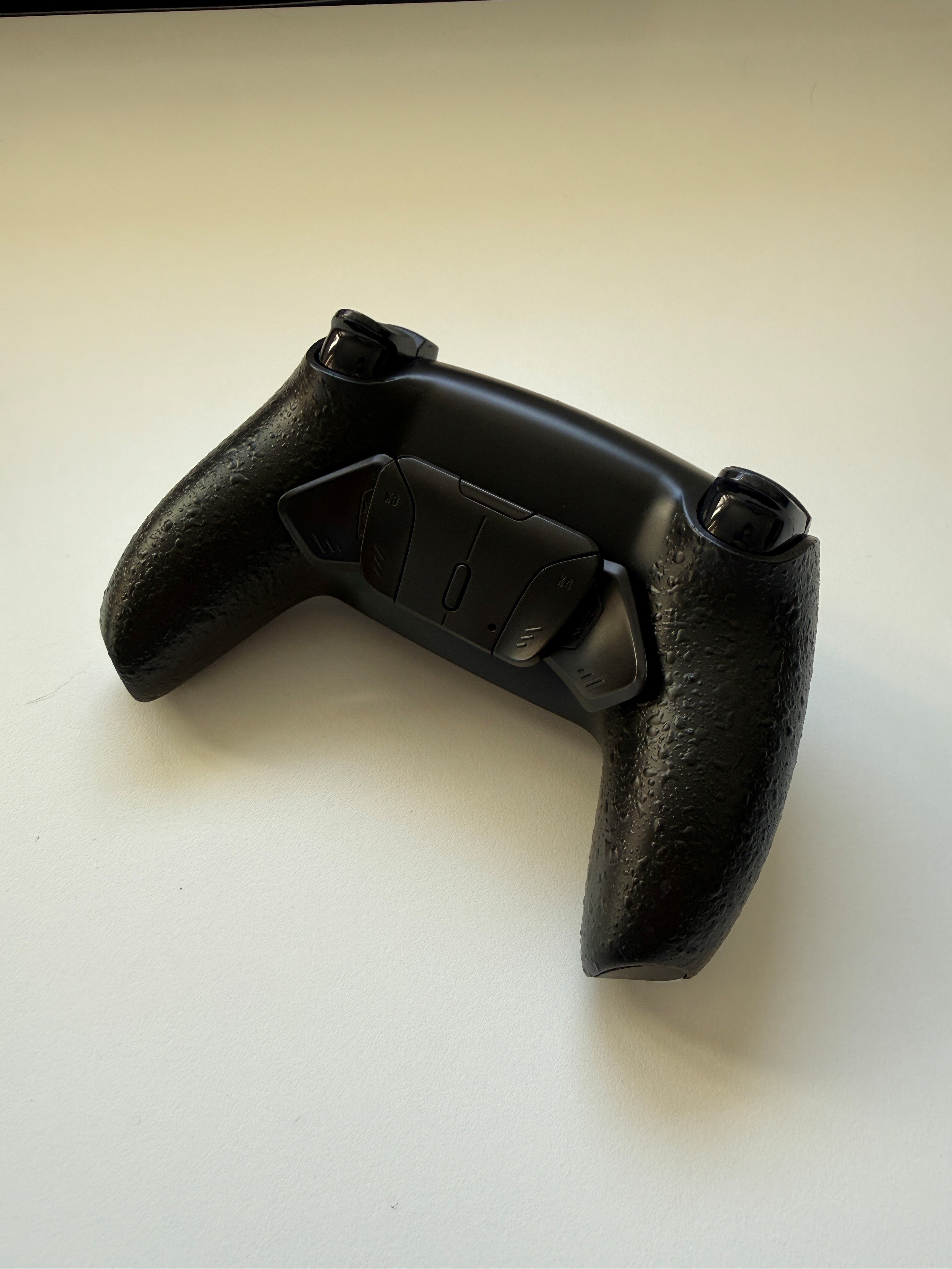 SCUF Umbau PS5 DualSense Controller schwarz mit 4 Paddels und Remap Chip