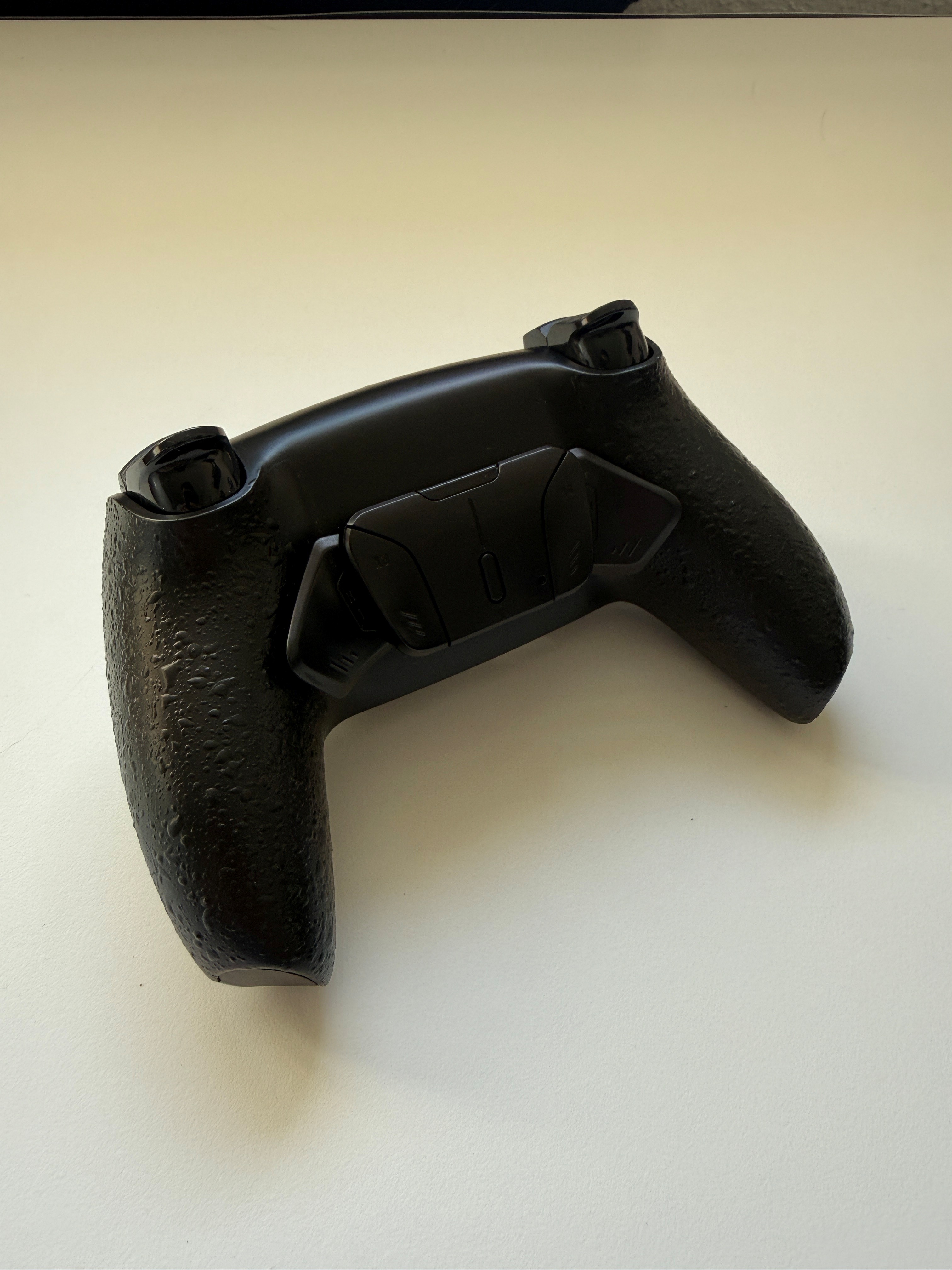 SCUF Umbau PS5 DualSense Controller schwarz mit 4 Paddels und Remap Chip 1